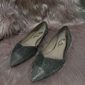 Gorgeous silver flats !